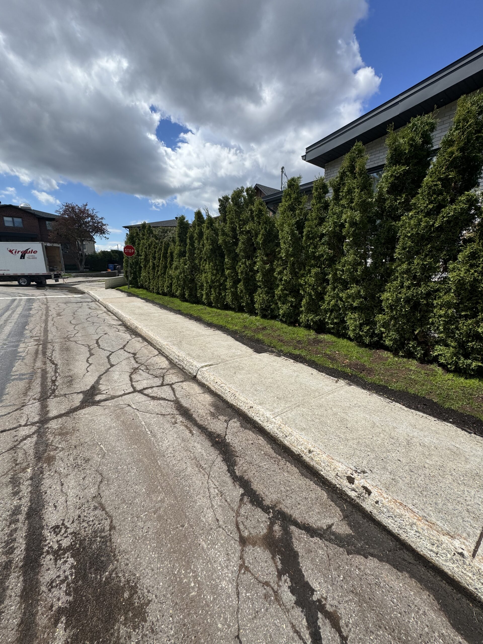 Travaux d’installation de conduits et de fils électriques à Edgemore et Blossom – En cours